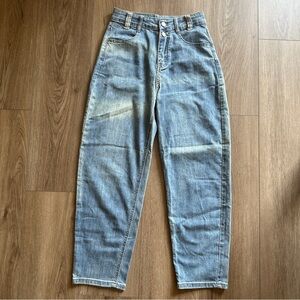 Women’s High Waisted Light Wash Jeans Double Button Mom Jeans Straight Leg Denim